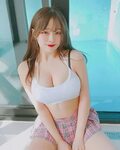 슬기 딥 페이크 🌈 너무 더워서 땀 흘리는 홍진영.GIF